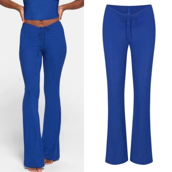 Skims Ruched Cobalt Blue Soft Lounge Ribbed Flare Pants Size M - Picture 1 of 14